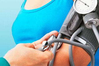 Misurare la pressione sanguigna può aiutare a rilevare la pressione alta